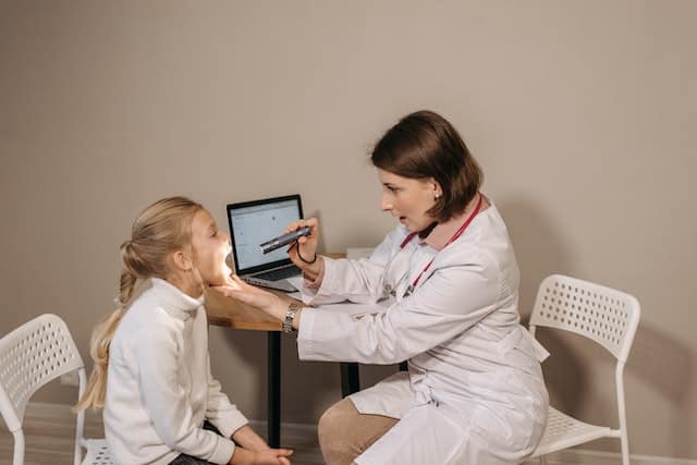 Poradnia laryngologiczna dla dzieci Chorzów szybko leczy słuch dziecka!