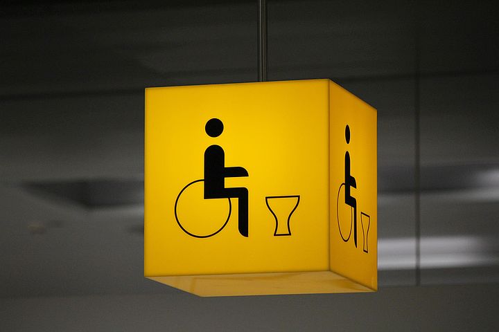 Ile kosztuje toaleta przenośna dla niepełnosprawnych?